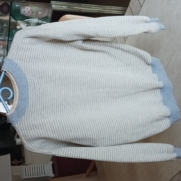 Vintage women's sweatshirt brand- ROW G, sz Large. Light yellow/gray str… - Picture 3 of 15